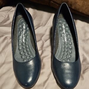 Walking Cradles Women's Blue Pumps Size 9 1/2 W